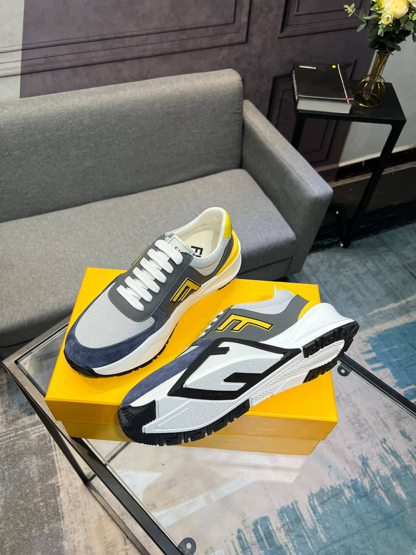 Men's shoes 💰540 FENDI men's fashionable casual shoes 👟Hot sale🔥 Official website 1:1 replica ⬆️Original quality - original leather - original breathable mesh lining original outsole 1:1 replica, code number 38-44 (45-46 customized)